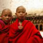 Paro | kleine Mönche im Paro Dzong